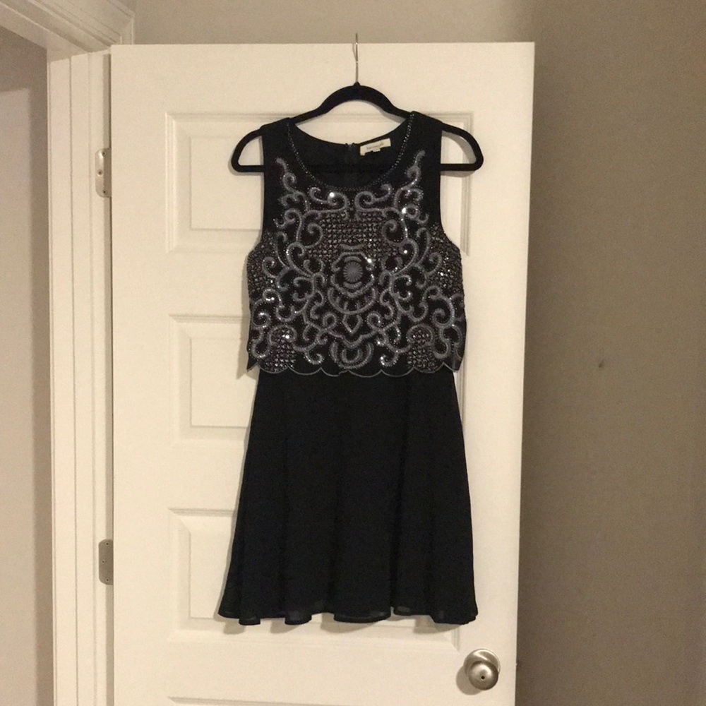 Francescas Sequined M Black Dress